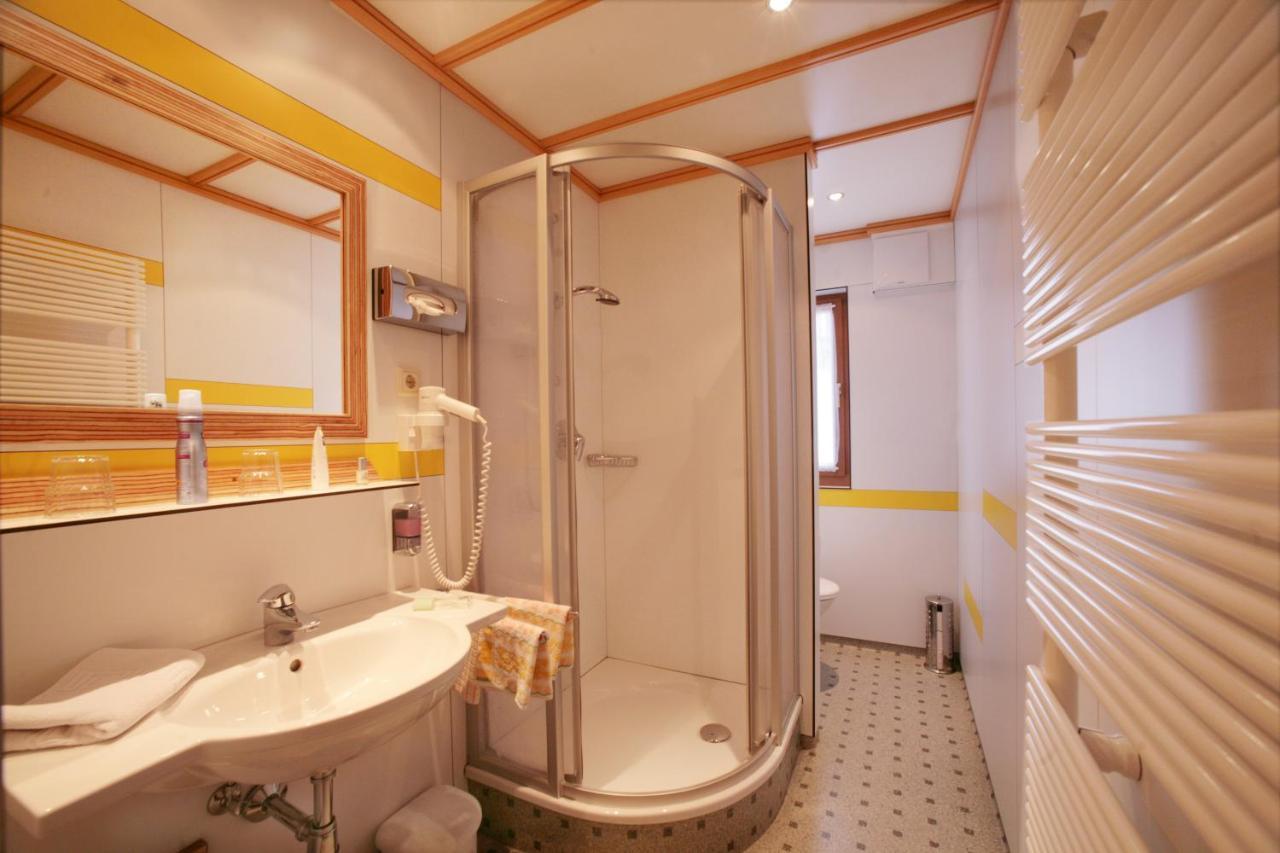 Pension Lachmayr Kaprun Zimmer foto
