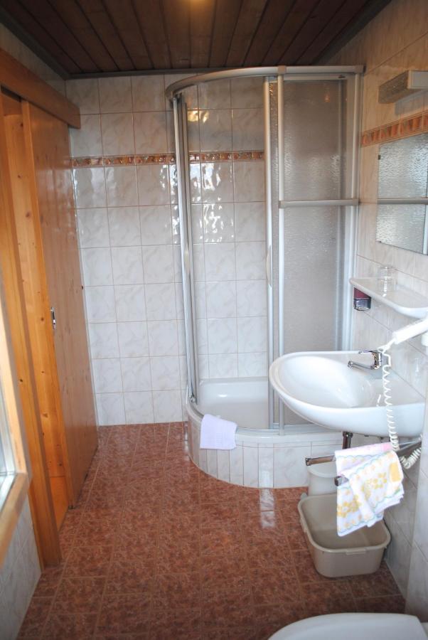 Pension Lachmayr Kaprun Zimmer foto
