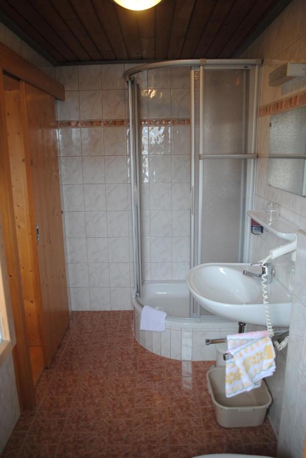Pension Lachmayr Kaprun Zimmer foto