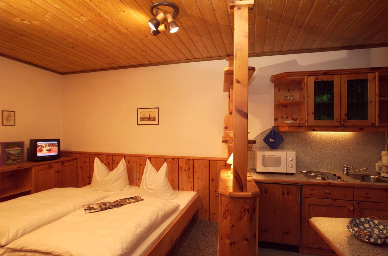 Pension Lachmayr Kaprun Zimmer foto
