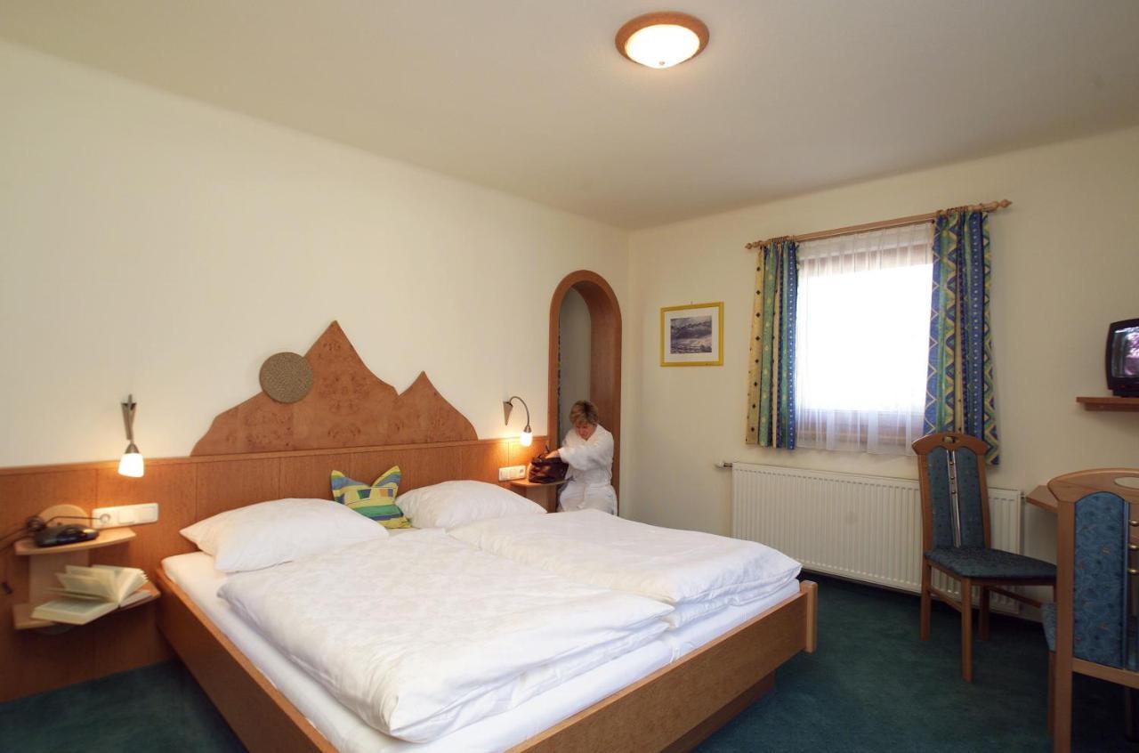Pension Lachmayr Kaprun Zimmer foto